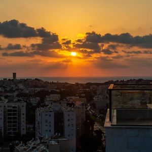 Bautiful Penthouse 4Bed With Jacuzzi Sea View Tel Aviv Exterior photo