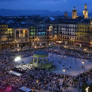 Iraipe Pamplona Hostal Auto Check-In Exterior photo