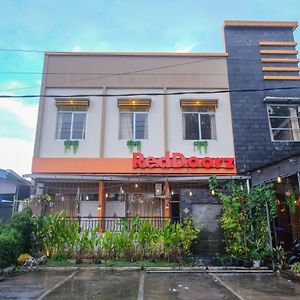 Reddoorz Near Jalan Wolter Monginsidi Manado Exterior photo