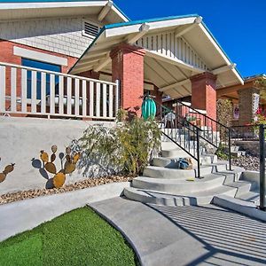 Colorful El Paso Home With Deck And Mtn Views! Exterior photo