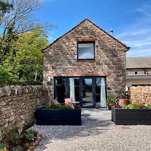 Stylish & Cosy Barn Minutes From The Lake District Penrith Exterior photo