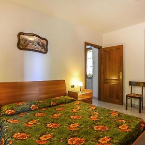 2 Bedroom Amazing Apartment In San Terenzo Monti Bardine di San Terenzo Exterior photo