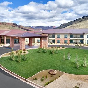 Fairfield Inn & Suites By Marriott Virgin Zion National Park Exterior photo