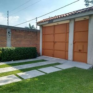 A Beautiful House In Oaxtepec With Swimming Pool Exterior photo