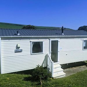 Large 4 Person Couples And Family Caravan In Newquay Bay Resort New Quay Exterior photo