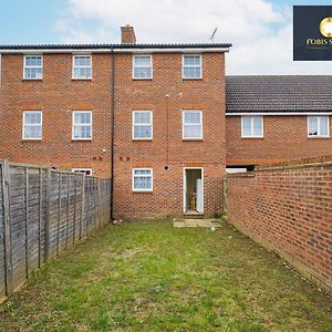 4 Bed Monthly Discount Family Contractors Business By Fobis Suites Short Lets & Serviced Accommodation Hatfield Hatfield (Hertfordshire) Exterior photo