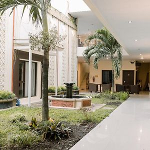 Grand Sahman Hotel Surakarta (Solo) Exterior photo