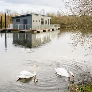 Berth 6 On Upton Lake, Upton-Upon-Severn Home On Water Upton upon Severn Exterior photo