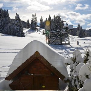 Le Repaire Du Loup Blanc Prémanon Exterior photo