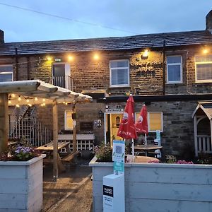 Croppers Arms Huddersfield Exterior photo