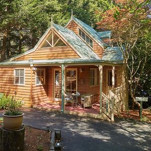 Fernhem Cottages- Love In The Mist Emerald Exterior photo