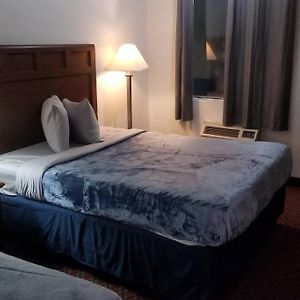 Hotel 2 Queen Beds Hotel Room 222 Wi-Fi Hot Tub Booking Stillwater Exterior photo