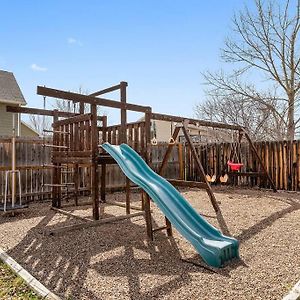 Stylish 5 Br- Lg Fenced Backyard And Playground Summerset Exterior photo