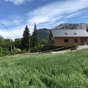 Chalet Gîte Magali de 4 à 12 pers Le Noyer (Hautes-Alpes) Exterior photo