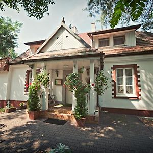 Dworek Pokoje Goscinne Olsztyn (Silesia) Exterior photo