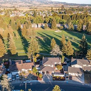 Charming House Next To Golf Course Rohnert Park Exterior photo