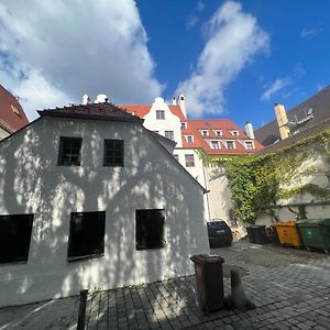 Liboria I Als Gruppe Im Denkmal Augsburgs Exterior photo