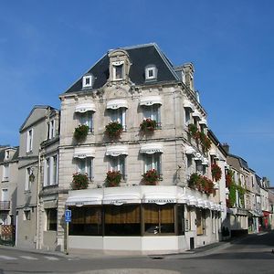 Hôtel Restaurant Des Remparts Chaumont (Haute-Marne) Exterior photo