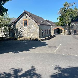 Riverside Lodge Carlow Exterior photo