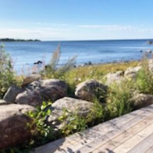 Boat House With Direct Connection To The Sea Umeå Exterior photo