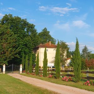 Domaine Christanna Lisle-sur-Tarn Exterior photo