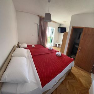 Rooms With Shared Kitchen "Milica" Drvenik (Split-Dalmatia) Exterior photo