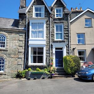 Afallon Townhouse Dolgellau Exterior photo