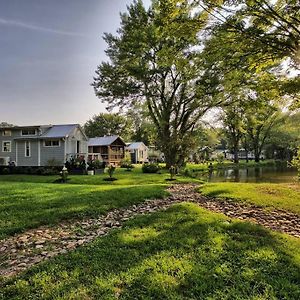 Tiny House Near Waterfall Hikes Flat Rock Exterior photo