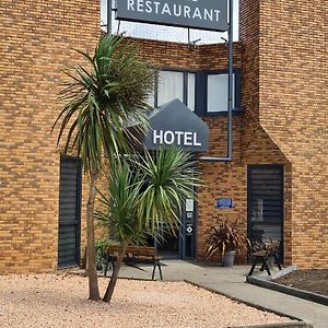 Hotel L'Etoile Aeroport - A61 Carcassonne Exterior photo