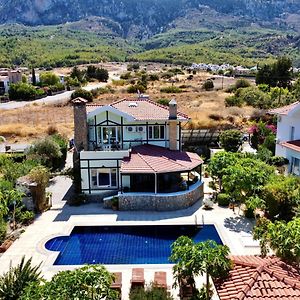 4 Bedroom Deluxe Villa With Mountain And Sea View Kyrenia (Northern Cyprus) Exterior photo