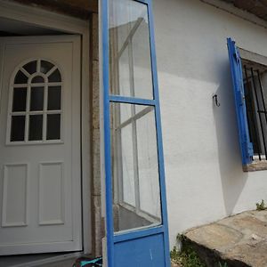 Les Volets Bleus Prémian Exterior photo