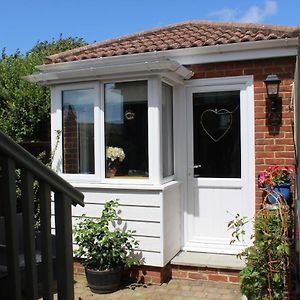 Little Worsley And The Shepherds Hut Ventnor Exterior photo