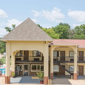 Super 8 By Wyndham Shreveport Exterior photo