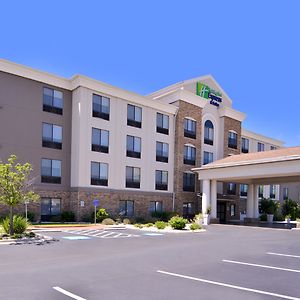 Holiday Inn Express & Suites Selma, An Ihg Hotel Exterior photo