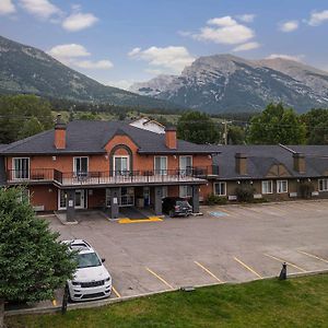 Northwinds By Basecamp Canmore Exterior photo