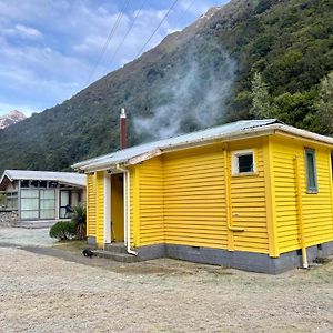 Basic, Super 'Cosy' Cabin In The Middle Of National Park And Mountains Otira Exterior photo