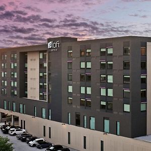 Aloft Kansas City Country Club Plaza Exterior photo