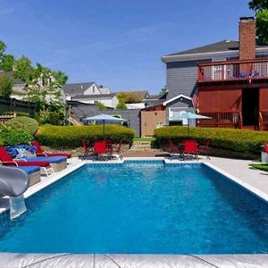 Huge Pool Hot Tub 3 Min Downtown Providence Exterior photo