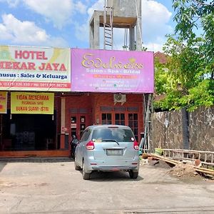 Hotel Keluarga Mekar Jaya Syariah Near Uns Solo Surakarta (Solo) Exterior photo