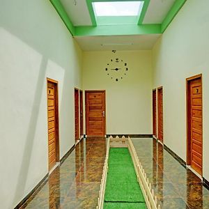 Oyo 92293 Pahala Syariah Residence Perabumulih Exterior photo