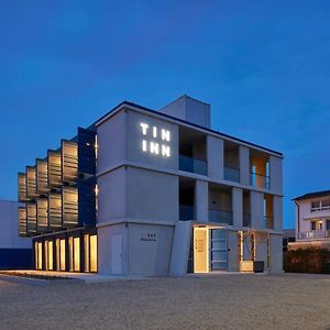 Tin Inn L Erkelenz Einfach Gut - Das Hotel Aus Hochwertig Ausgebauten Ueberseecontainern Exterior photo