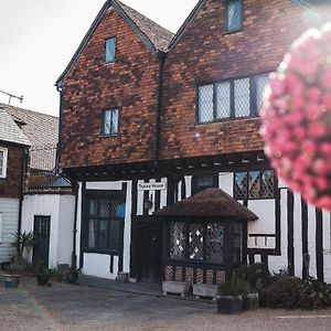 Taylour House - Edenbridge, Sleeps 10, Historic, Unique Yet Modern Exterior photo