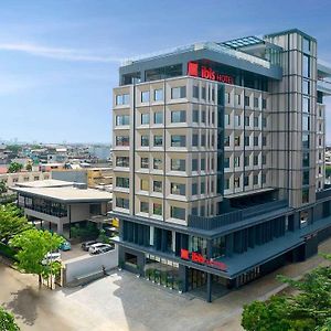 Ibis Palembang Sanggar Palimbão Exterior photo