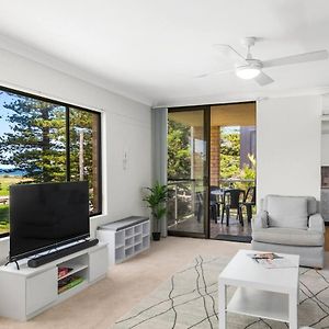 Esplanade Escape - Beachfront Family Bliss Wollongong Exterior photo