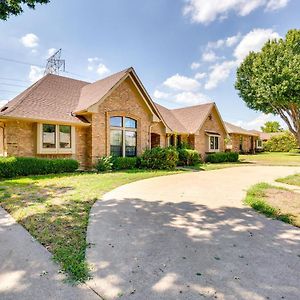 Charming Texas Escape, Near Cedar Hill State Park! Duncanville Exterior photo