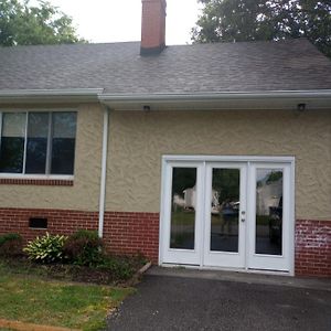 Cozy Suburban Nest Hopewell Exterior photo