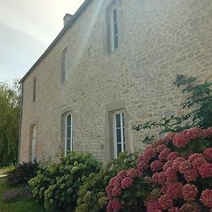 Maison De Famille: Les Castelets La Cambe Exterior photo