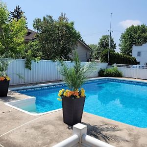 Private Pool And Backyard * Bbq * 6 Beds * 5 Min. From Mtl Longueuil Exterior photo
