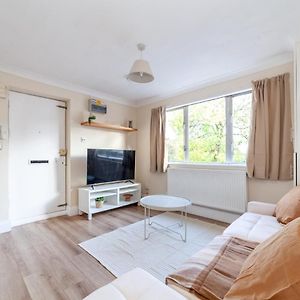 Lovely Studio Flat In Wimbledon W/ Free Parking Londres Exterior photo