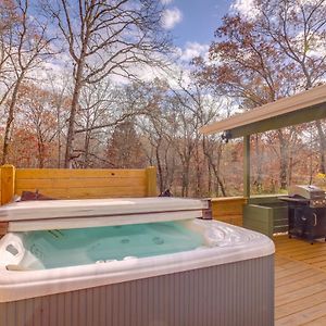 Pet-Friendly Chattanooga Cabin With Hot Tub And Kayaks Exterior photo